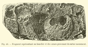 Fragmento representando um escudo e armas do mesmo monumento de French School
