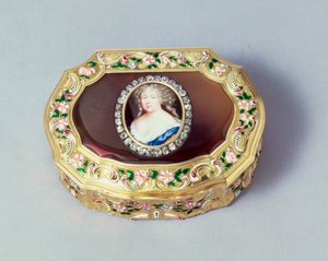 Caixa de rapé oval Louix XV, de Gabriel Gallois, Paris, 1738 (ouro, ágata e esmalte)