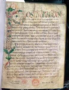 Sra. Lat 1598 Fol.1 Zoomorphic historiated P inicial, de um trabalho por Santo Agostinho (354-430) de French School