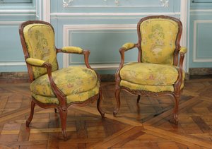 Par de poltronas Louis XV, 1723-74 (madeira)