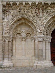 Portal das Fachadas Ocidentais de French School