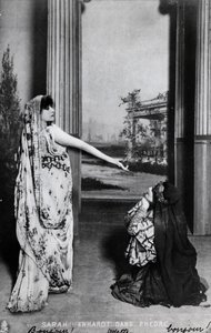 Cartão postal retratando Sarah Bernhardt (1844-1923) em Phedre por Jean Racine (1639-99) final do século XIX de French School