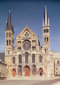 Fachada principal da abadia de French School