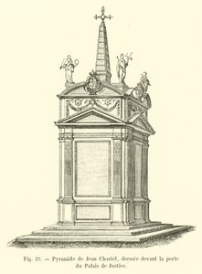 Pirâmide de Jean Chastel, em frente à porta do Palais de Justice de French School