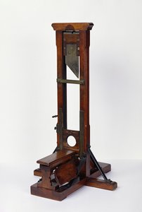 Modelo reduzido de guilhotina (madeira e metal) (ver também 216411)