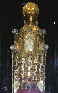 Relicário estátua de St. Foy, c.980 (ouro, prata, madeira, pedras preciosas e semipreciosas) (ver também 121295 e 245222)