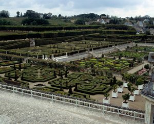 Arquitectura renascentista: vista para os jardins do Castelo de Villandry, construído no início do século XVI, é um dos castelos do Loire. Villandry, Indre et Loire de French School
