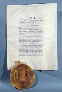 Decreto Real de Luís XVI, afirmando a obrigação dos bispos e sacerdotes franceses de fazer um juramento de fidelidade à Constituição Civil do Clero, em 16 de dezembro de 1790 (impresso e selo de cera) de French School