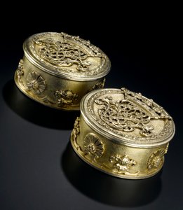 Pequena caixa circular prateada com tampa do serviço de banheiro Lennoxlove, de propriedade de Frances Teresa Stewart, Duquesa de Richmond e Lennox: French, Paris, analisada entre setembro de 1672 e outubro de 1674 de French School
