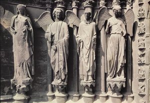 St. Nicasius com anjos, figuras Jamb do portal oeste de French School