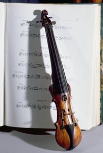 Instrumento de cordas de um mestre de dança, século XIX (madeira)