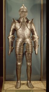 Terno de armadura de Henri II (1519-59) (ferro) de French School