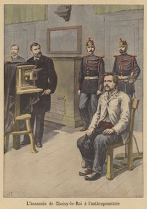 O assassino de Choisy-le-Roi sendo fotografado
