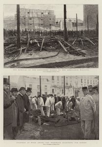 A remoção dos corpos recuperados para os vagões de ambulância, Soldados em Trabalho entre os destroços em busca de corpos (gravura) de French School