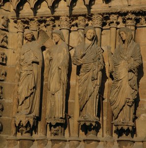 A Visitação, quatro figuras de batente da Fachada Oeste da Catedral, c.1230-40 (calcário) (ver 62274) de French School