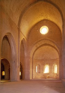 A nave da abadia cisterciense, fundada em 1146 de French School