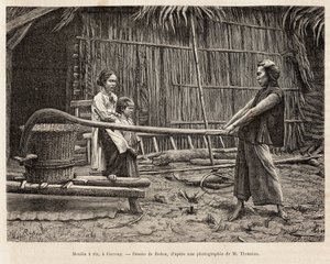 O moinho de arroz, em frente à casa de um agricultor em Gocong, gravado após um desenho de Robin ilustrando a viagem a Cochinchine, pelo Dr. Morice, em 1872, publicado em "Le tour du monde" 1875, editado por Edouard Charton, edição Hachette, Paris. Selva de French School