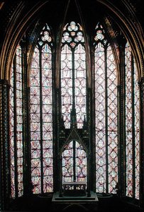 O vitral no coro da Capela Superior, 1246-48 de French School