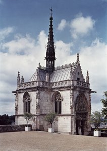 Vista da Chapelle Saint-Hubert do Chateau Amboise, concluída em 1493 de French School
