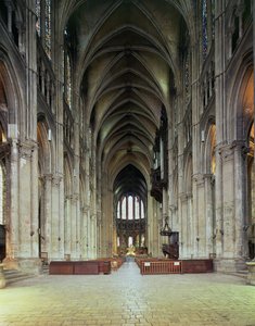 Vista da nave, iniciada em 1194 de French School