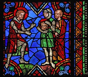 Janela w06 representando St Julian de Brioude história - St Ferreol, um amigo de Julien, que morreu durante as perseguições de Diocleciano, recebe Brioudes cabeça após sua execução de French School