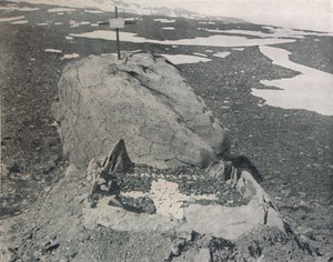 Túmulo de Hansens no Cabo Adare, 1911, 1913