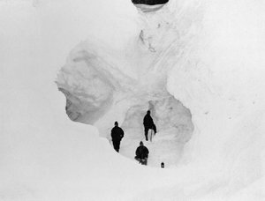 Caverna de Gelo, c1911, 1913
