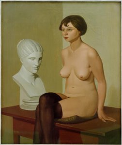 Nu feminino com cabeça de gesso