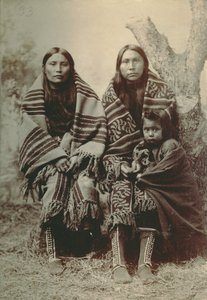 Duas mulheres comanches e uma criança pequena de George A. Addison