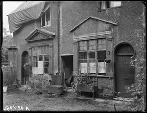 Court 20, Little Park Street, Coventry, 1941. de George Bernard Mason
