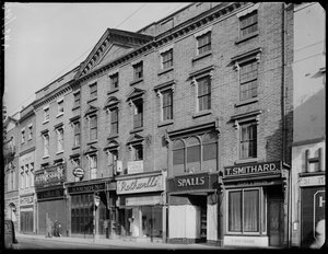 Devonshire House, 36 Corn Market, Derby, 1942. de George Bernard Mason