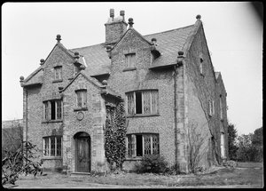 Knobb Hall, Manchester, 1942. de George Bernard Wood