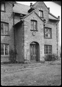 Knobb Hall, Manchester, 1942. de George Bernard Wood