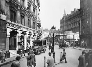 Cannon Street com loja, hotel e estação de Lyons, Londres, c1920-c1930.