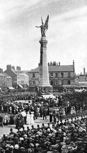 Revelando o Northumberland War Memorial, 1908-1909. de George Frank