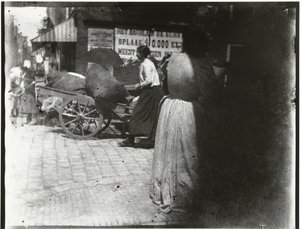 Actividade comercial em Houtkopersdwarsstraat e Jodenbreestraat em Amesterdão de George Hendrik Breitner