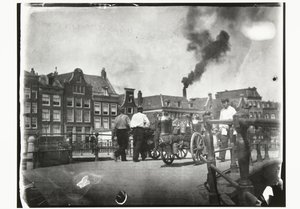 Vista da Prinsengracht junto à ponte sobre a Leidsegracht em Amesterdão de George Hendrik Breitner