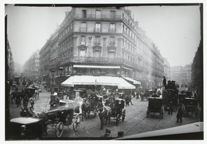Vista de rua num cruzamento movimentado em Paris de George Hendrik Breitner