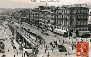 Cartão postal representando o Boulevard de la Republique, Argel, Argélia