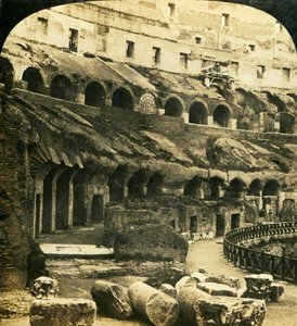 O interior do Coliseu, Roma, Itália, c1909.