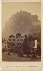 O Castelo de Edimburgo visto do Grassmarket de George Washington Wilson
