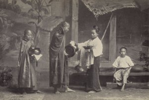 Birmânia: O Pongyi com sua tigela de mendicância (foto p/b) de Georges Bertin Scott