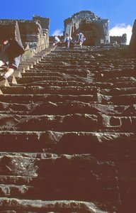 Kambocha: As ruínas do templo Khmer em Ankor Wat (foto) de Gerd Michael Müller