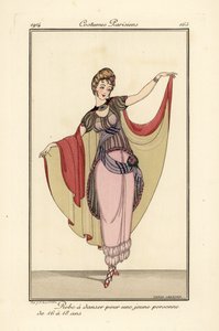 Uma jovem de vestido de dança com capa.