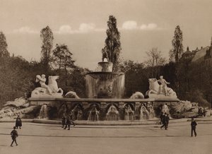Munchen / Munique: Wittelsbacher Brunnen (fotografia a preto e branco) de German Photographer