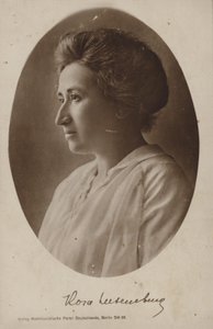 Rosa Luxemburgo (fotografia a preto e branco) de German Photographer