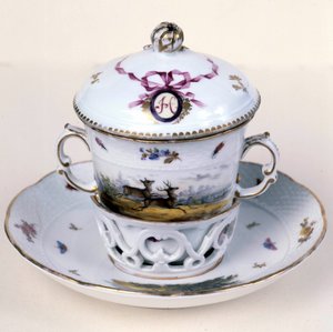 Copo de aspen de porcelana do século XIX (usado para beber bebidas quentes). Fabrico alemão. Besancon. Museu de Belas Artes. de German School