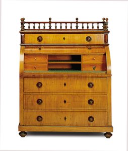 Biedermeier secretaire-commode, segundo quarto do século 19 (nogueira e mogno) de German School