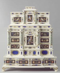 Gabinete fabricado em Augsburg, c.1660-70 (madeira incrustada) de German School