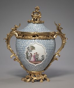 Vaso coberto, fabricado por Meissen Porcelain Factory, Alemanha, 1749 de German School
